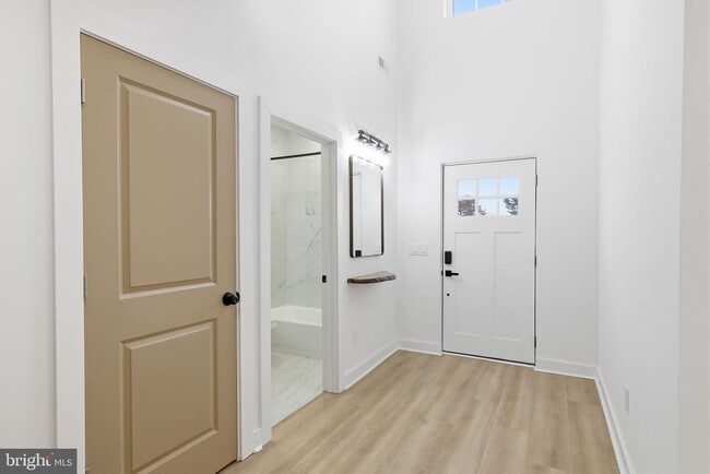 Photo - 65 Oaktree Dr