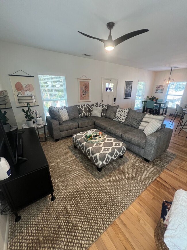 Photo - 4 Bedroom with Office Space Near Tulane/Lo...