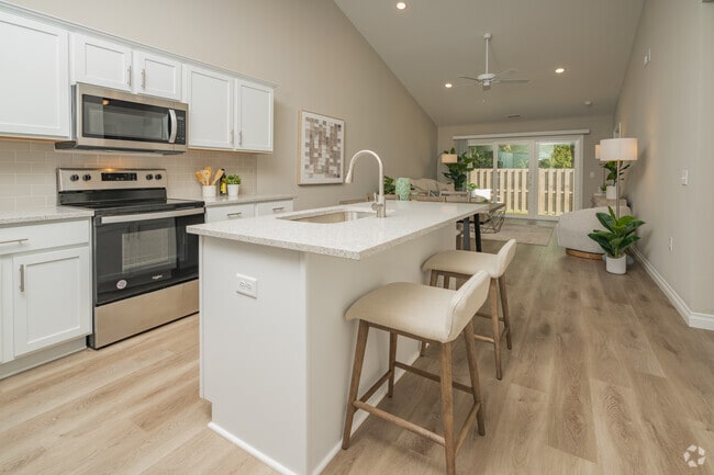 2BR, 2BA - 1,162SF