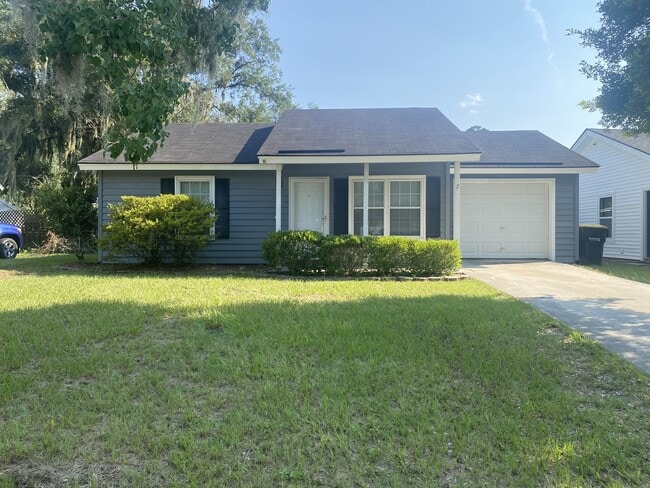 Building Photo - 7 Belfair Dr