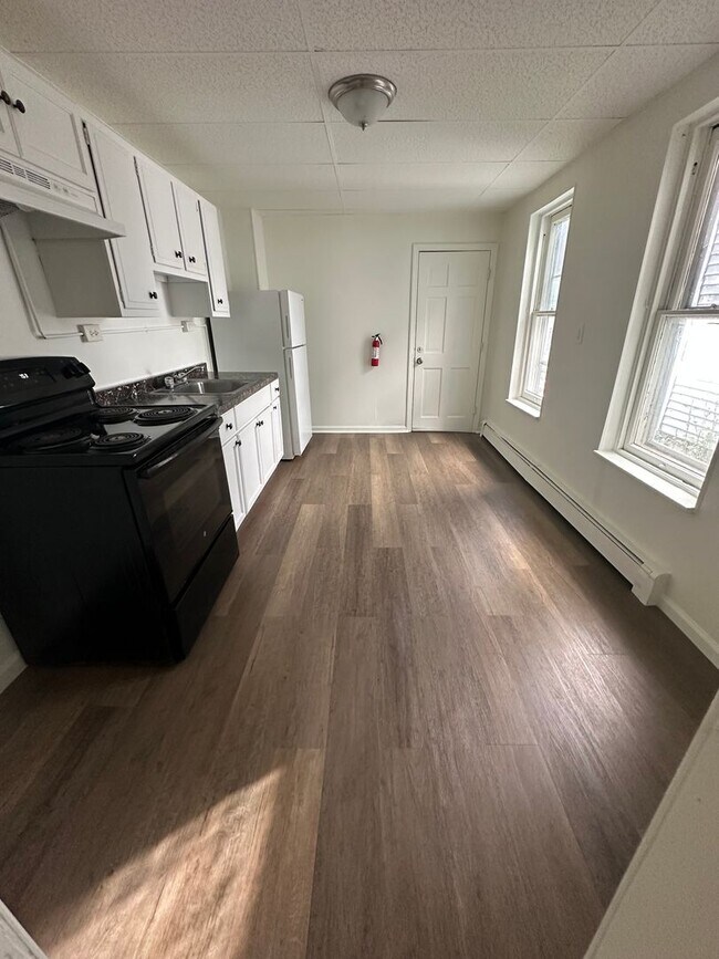 Photo - Beautiful 3 bedroom House for rent