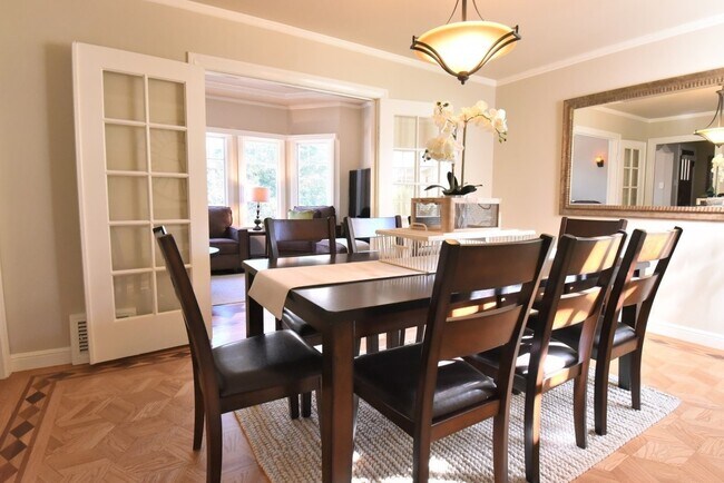 Photo - 972 Carolina St