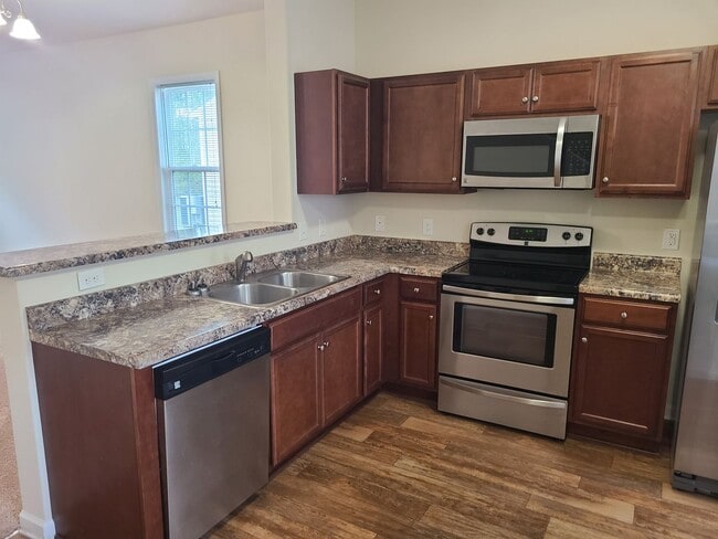 Photo - 2 bedroom, 2.5 bath unfurnished townhouse in Holly Ridge - Beacon Woods Community