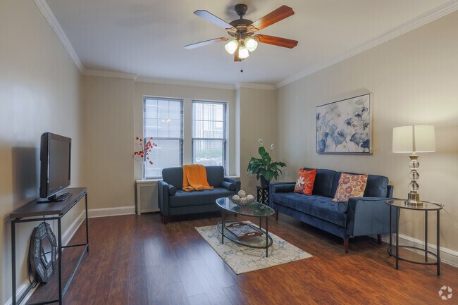 1 BR, 1 BA - Living Room