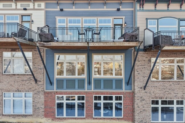 Building Photo - 1226 Grays Peak