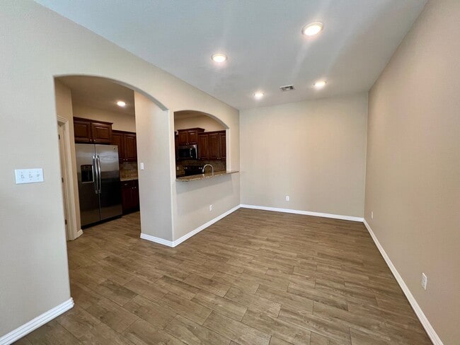 Photo - 6611 Leightyn Ln