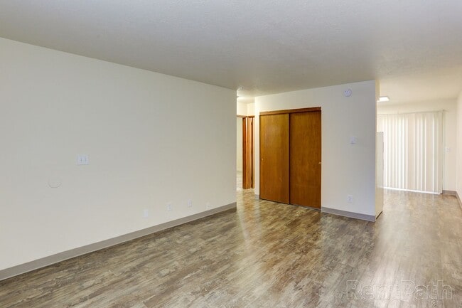 Photo - Arrowsmith Apartments^