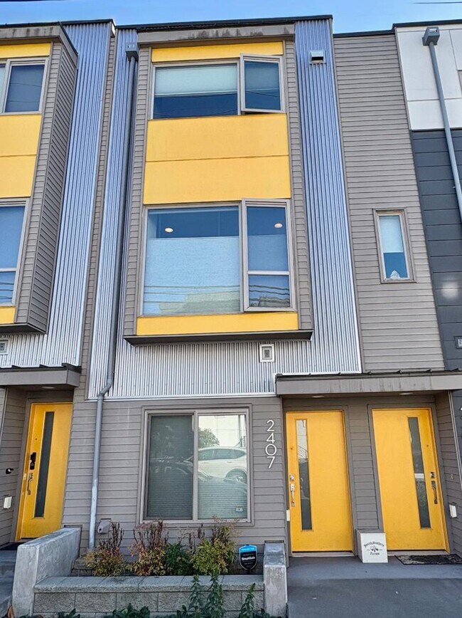 Photo - 2407 S Holgate St Townhome