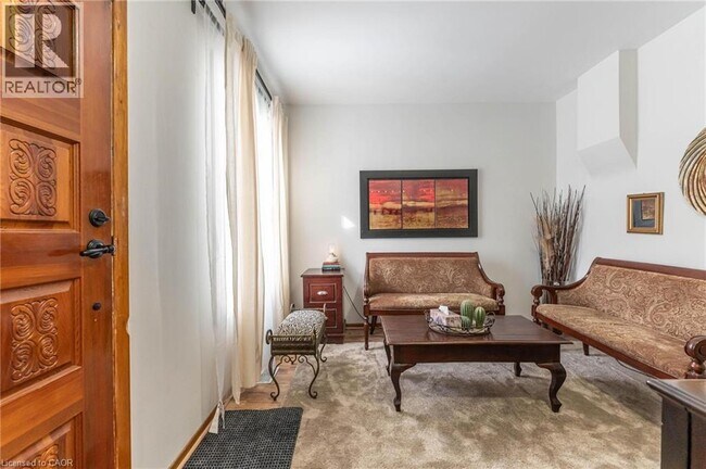 Photo - 104 Mulberry St