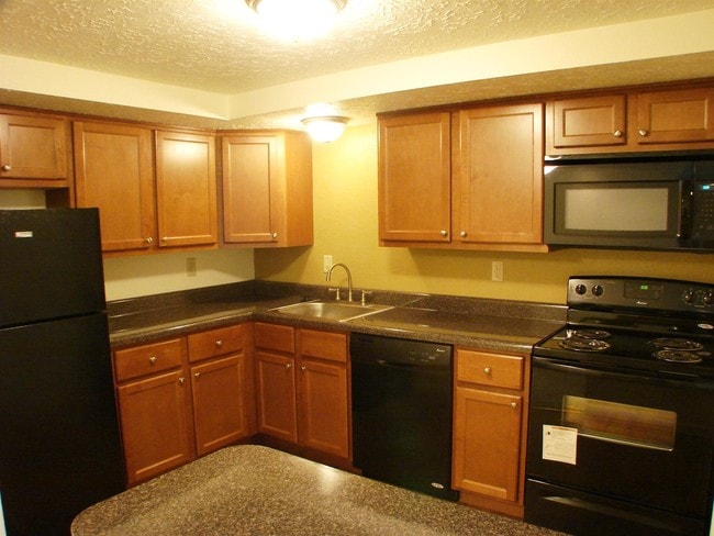 New Kitchens - Royal Manor Apartments