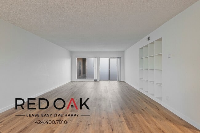 Building Photo - 511 N Kenmore Ave