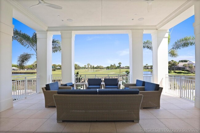 5172 SE Club Way Unit 207