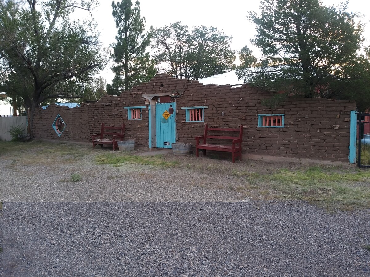 Photo - 1005 B Ave