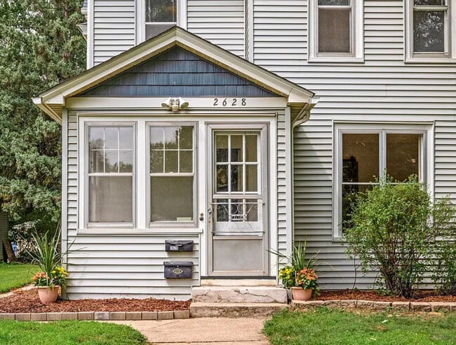 Photo - 2628 Quincy St NE