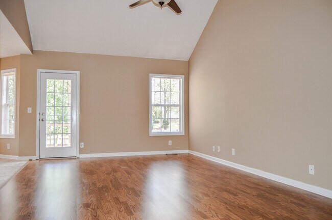 Photo - Pet Friendly Ranch with Bonus!