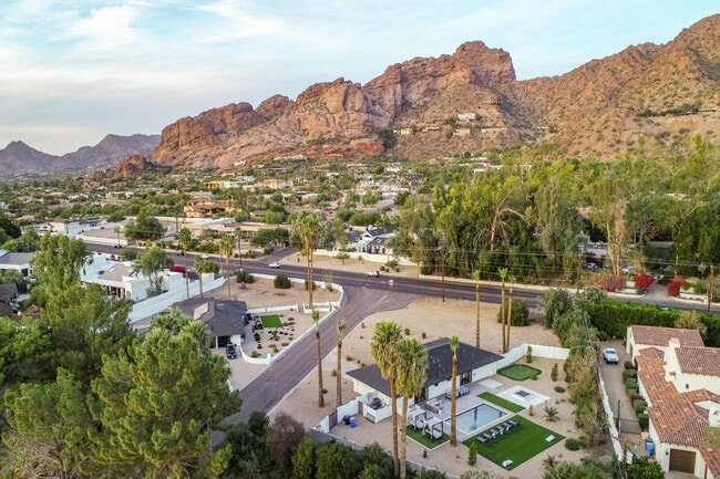 Building Photo - 4633 N 49th Pl