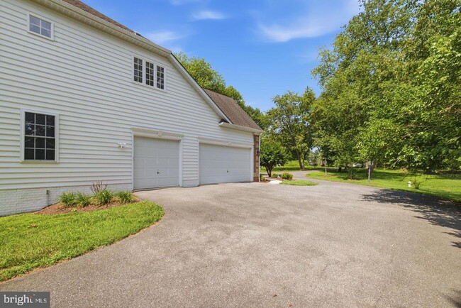 14140 Seneca Rd