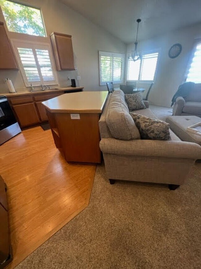Clean Executive Rental Available Now For Rent in Reno, NV