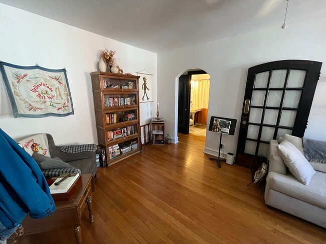 Photo - 1474 W Winnemac Ave Unit 3