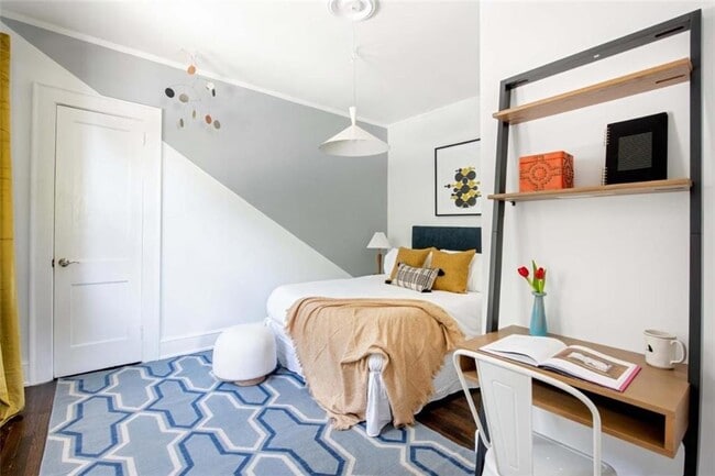 Photo - 1351 Oxford Rd NE Unit 4