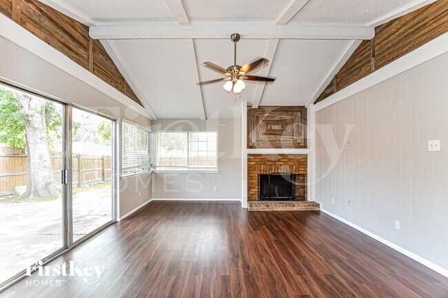 Photo - 710 Ravencroft Dr