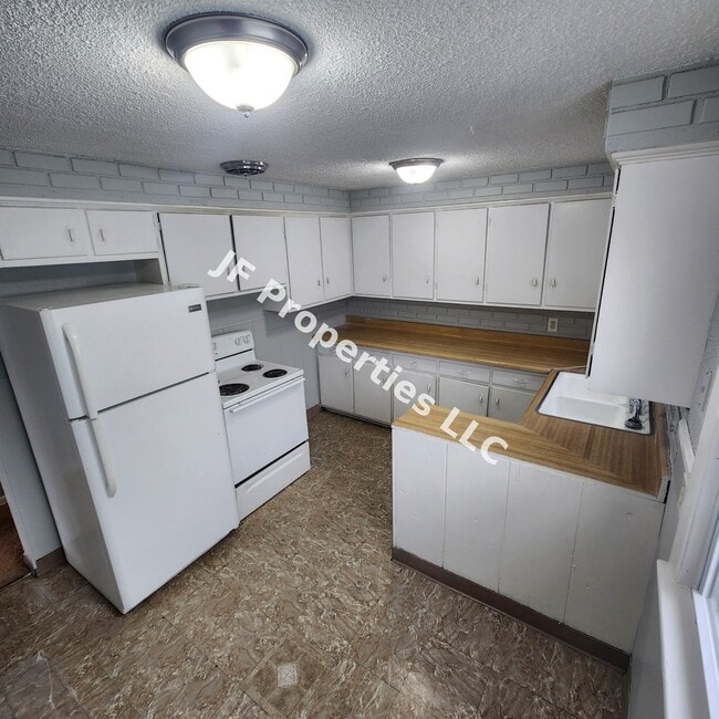 4818 E 86th St Unit Upstairs