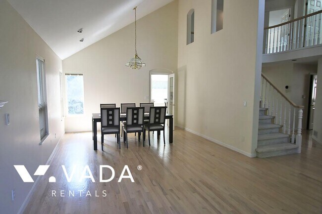 Photo - 1572 Salal Crescent