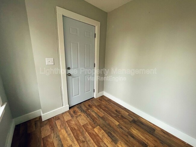 Photo - 618 Superior St