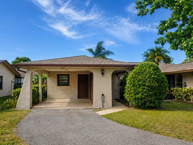 Building Photo - Last Unit Available!