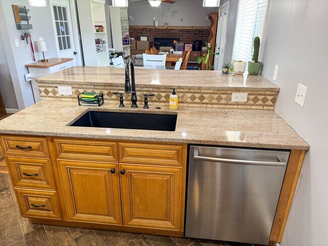 Photo - 3641 Fisher Rd