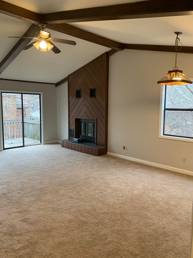 Building Photo - 1304 Aspen Way Unit 1304 Aspen Way