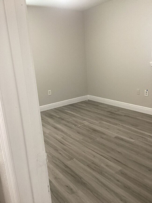 Photo - 504 3rd St