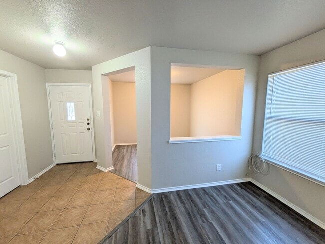 Photo - Very Nice 4 Bedroom Home In Convenient Northwest Location!