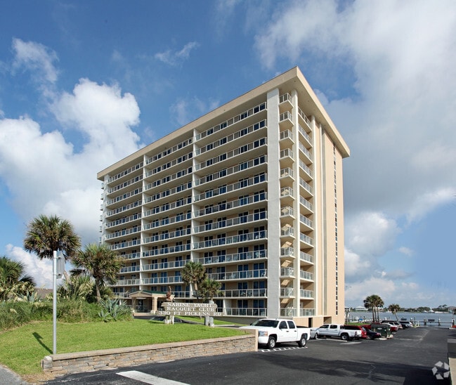 Photo - Sabine Yacht and Racquet Club