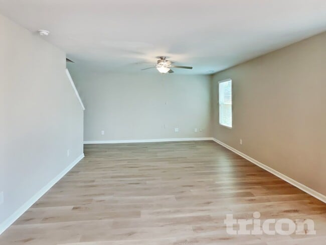 Photo - 232 Rustling Way