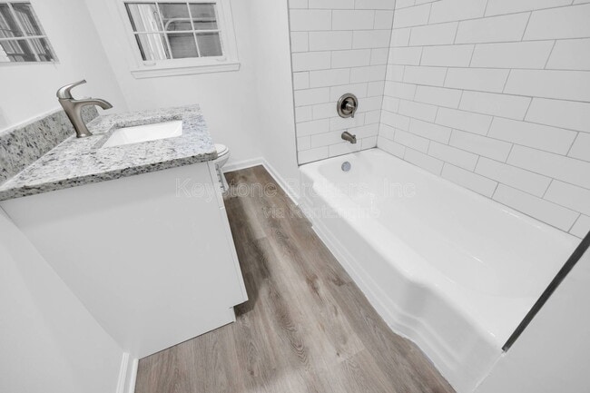 Photo - 1586 Kings Rd