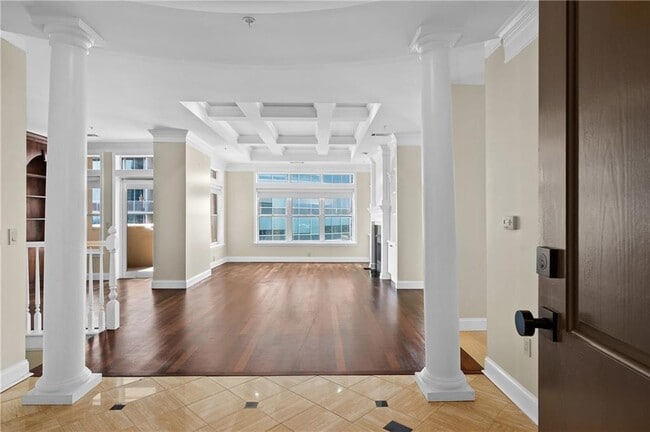 Photo - 3334 Peachtree Rd NE Unidad 1902