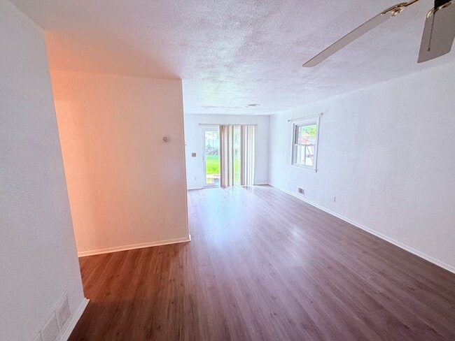 Photo - 987 Grace Dr