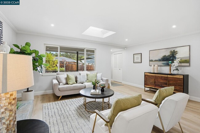 Photo - 289 Sierra Dr