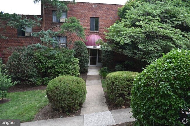 Building Photo - 1565 N Colonial Terrace Unit 103-Z Rental