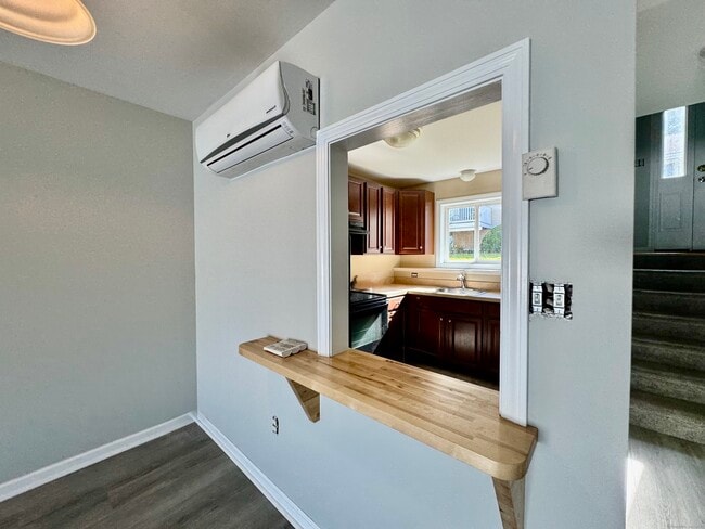 Building Photo - 466 Danbury Rd Unit APT 6