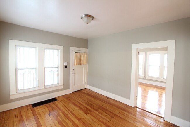 Photo - Bush Hills Beauty - 3 Bedroom 2 Bath