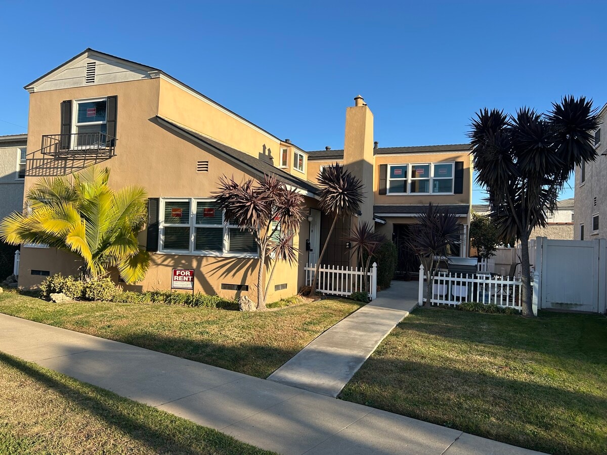 Photo - 268 Covina Ave Unit D