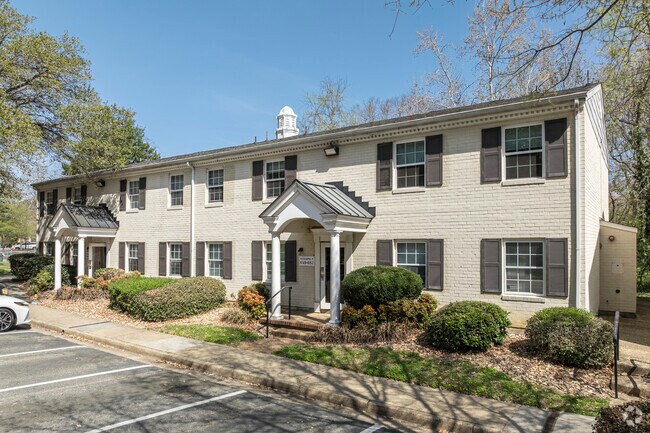 Building Photo - Quarterpath Place