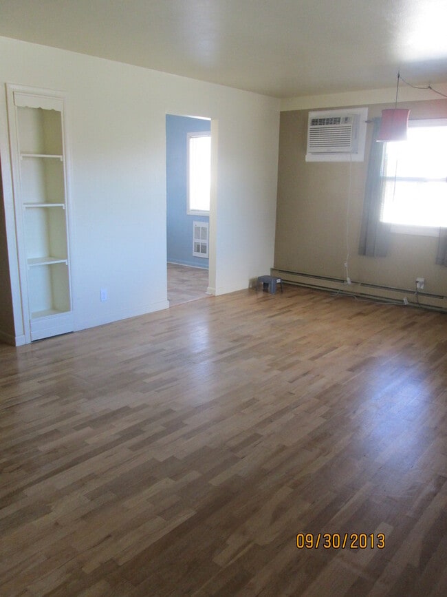 Photo - 2 bedroom home with great back yard!
