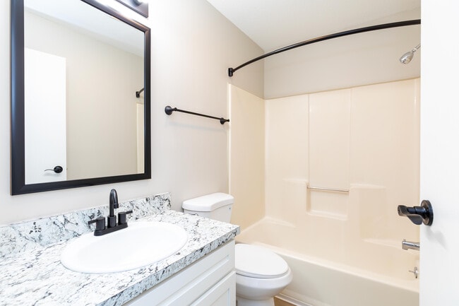 Studio Unit - Market Mohawk Apartments