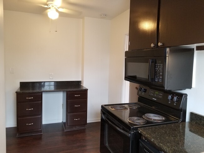 Photo - 324 E 3rd St Unidad 3