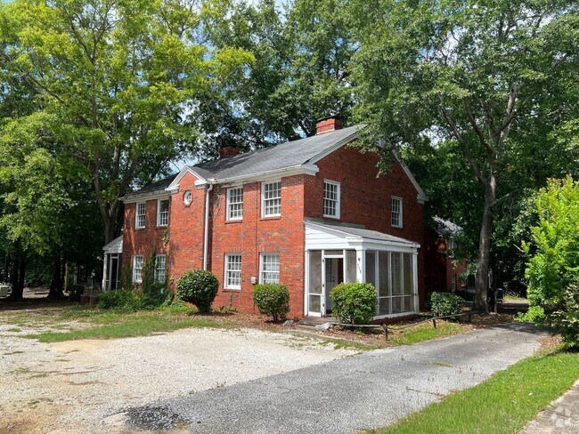 Building Photo - 2 Bed Duplex Corner of Armstrong and Samford Rental