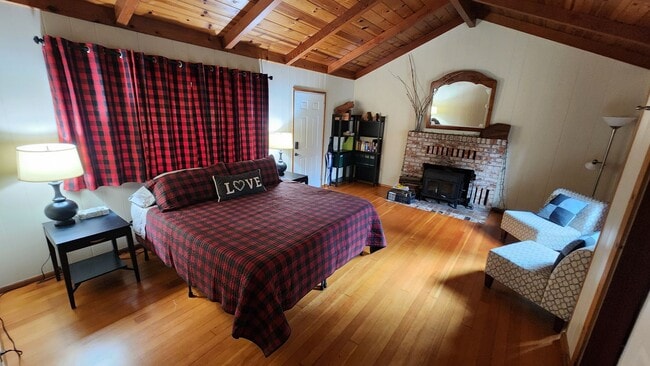 Photo - 50% off 1st months rent!! Beautiful Boulder Creek Redwood Home!