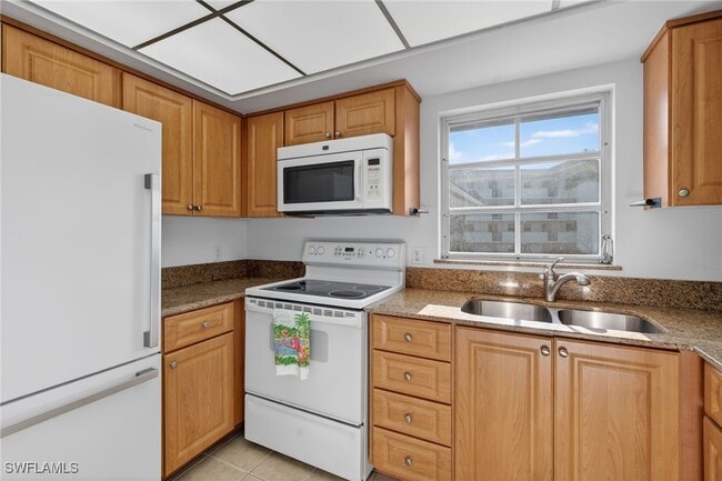 Building Photo - 5 High Point Cir W Unit 303